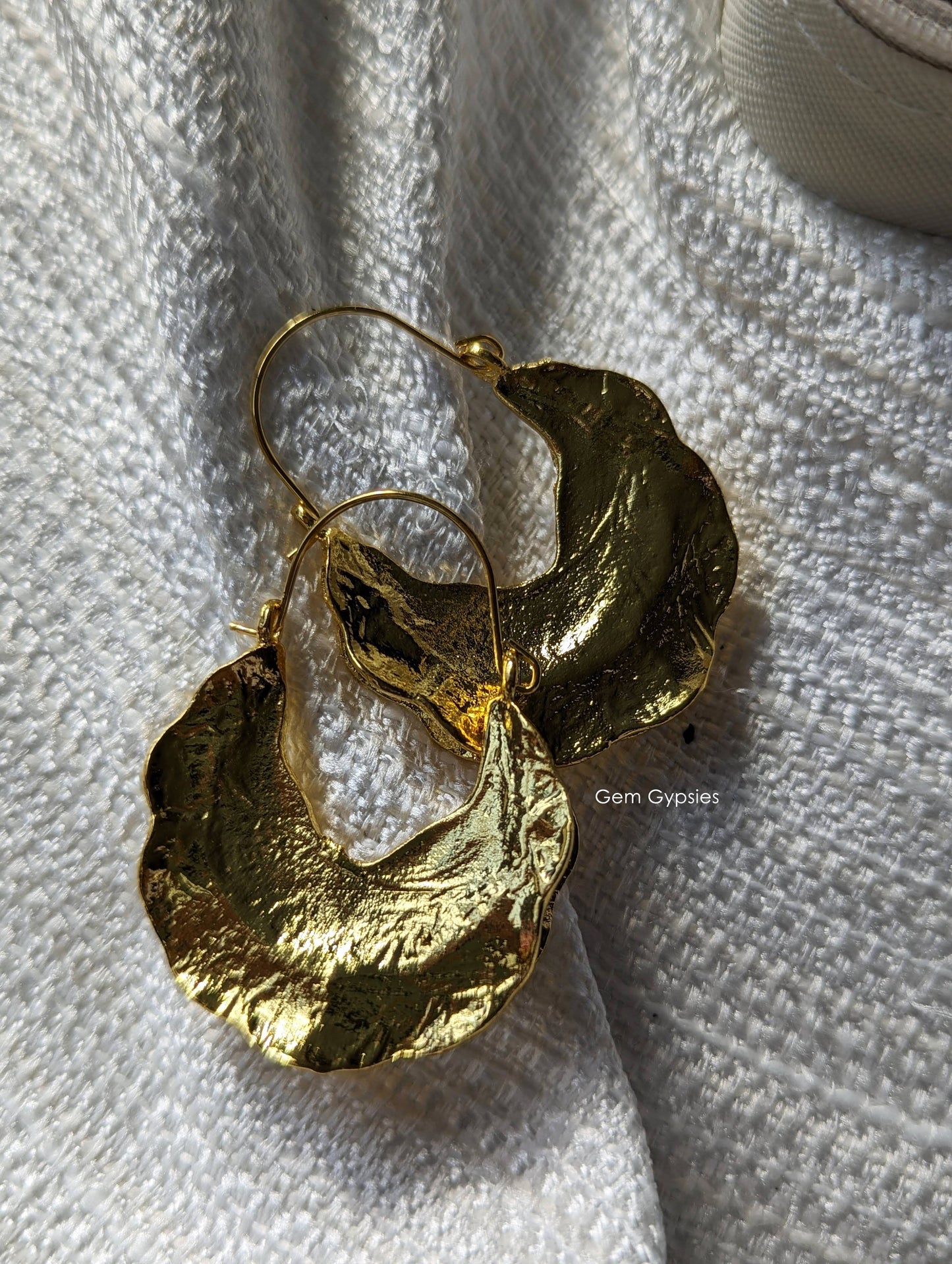 BEATEN CRESCENT EARRINGS