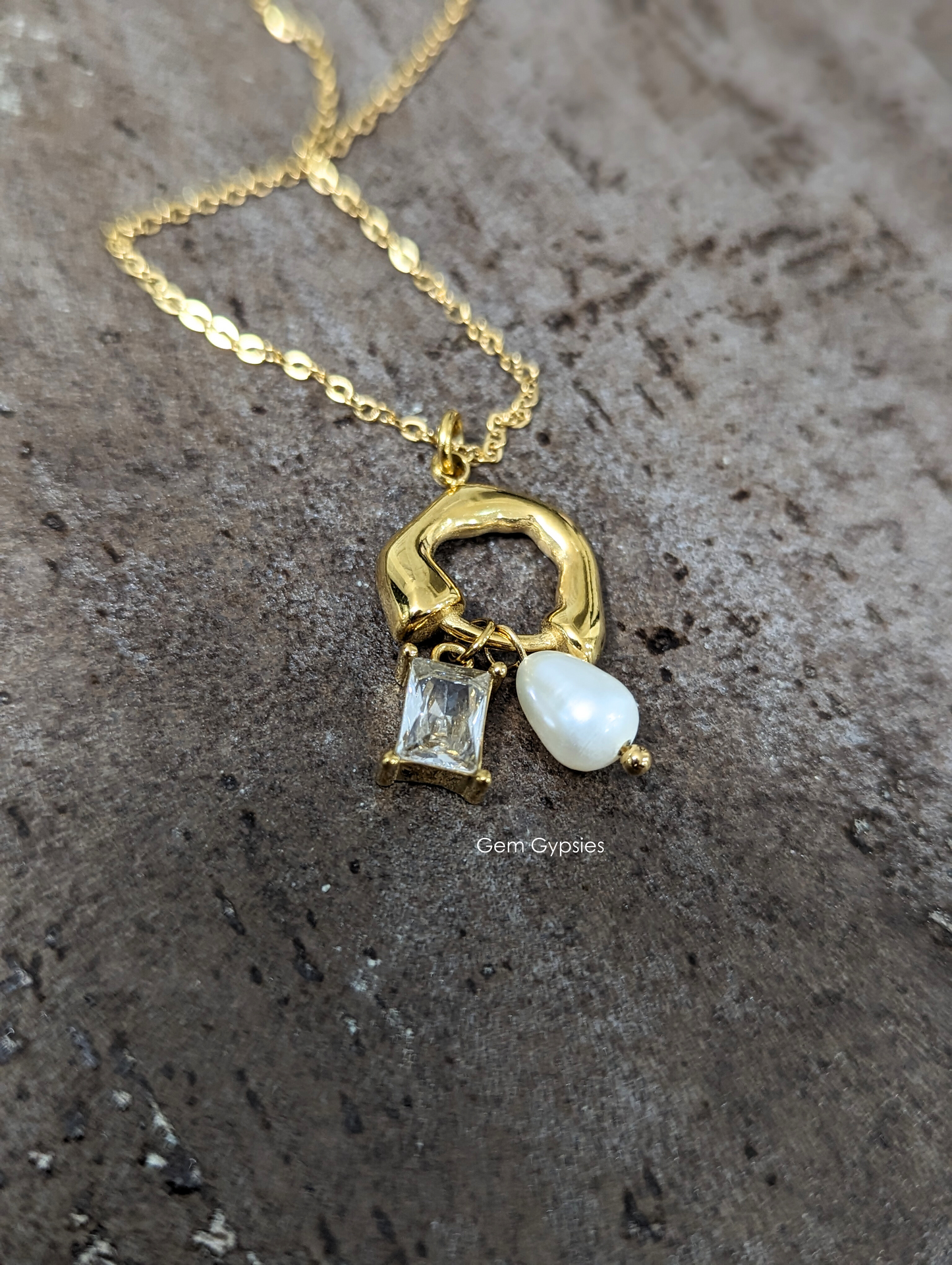ISABELLE NECKLACE